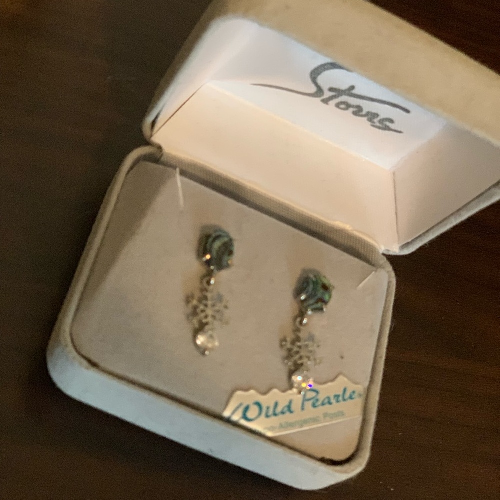 Brand New Wild Pearl Necklace & Earrings
